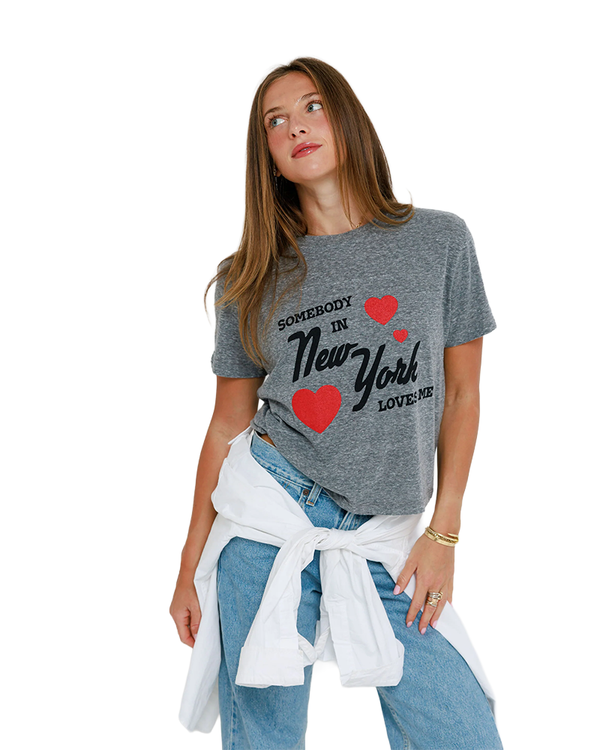 Sunny Somewhere SOMEBODY IN NY LOVES ME - EVERYDAY TEE