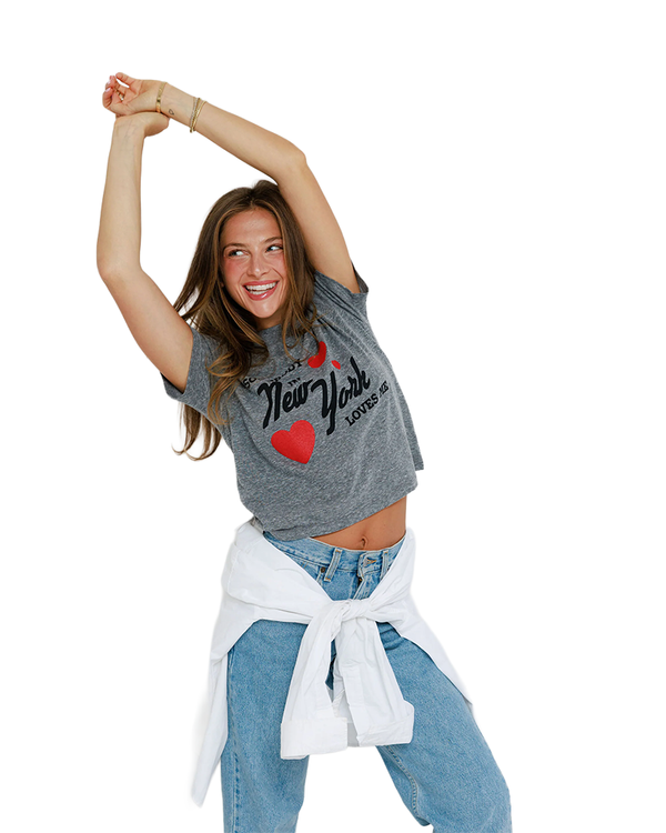 Sunny Somewhere SOMEBODY IN NY LOVES ME - EVERYDAY TEE